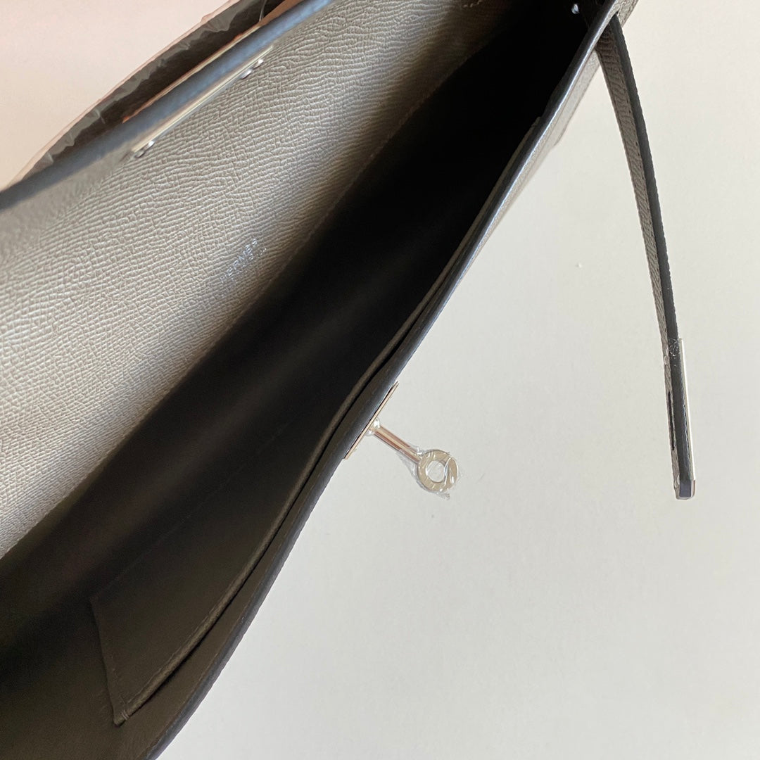 KELLY CUT 31 IN WOOD BROWN CALFSKIN WITH SILVER HARDWARE