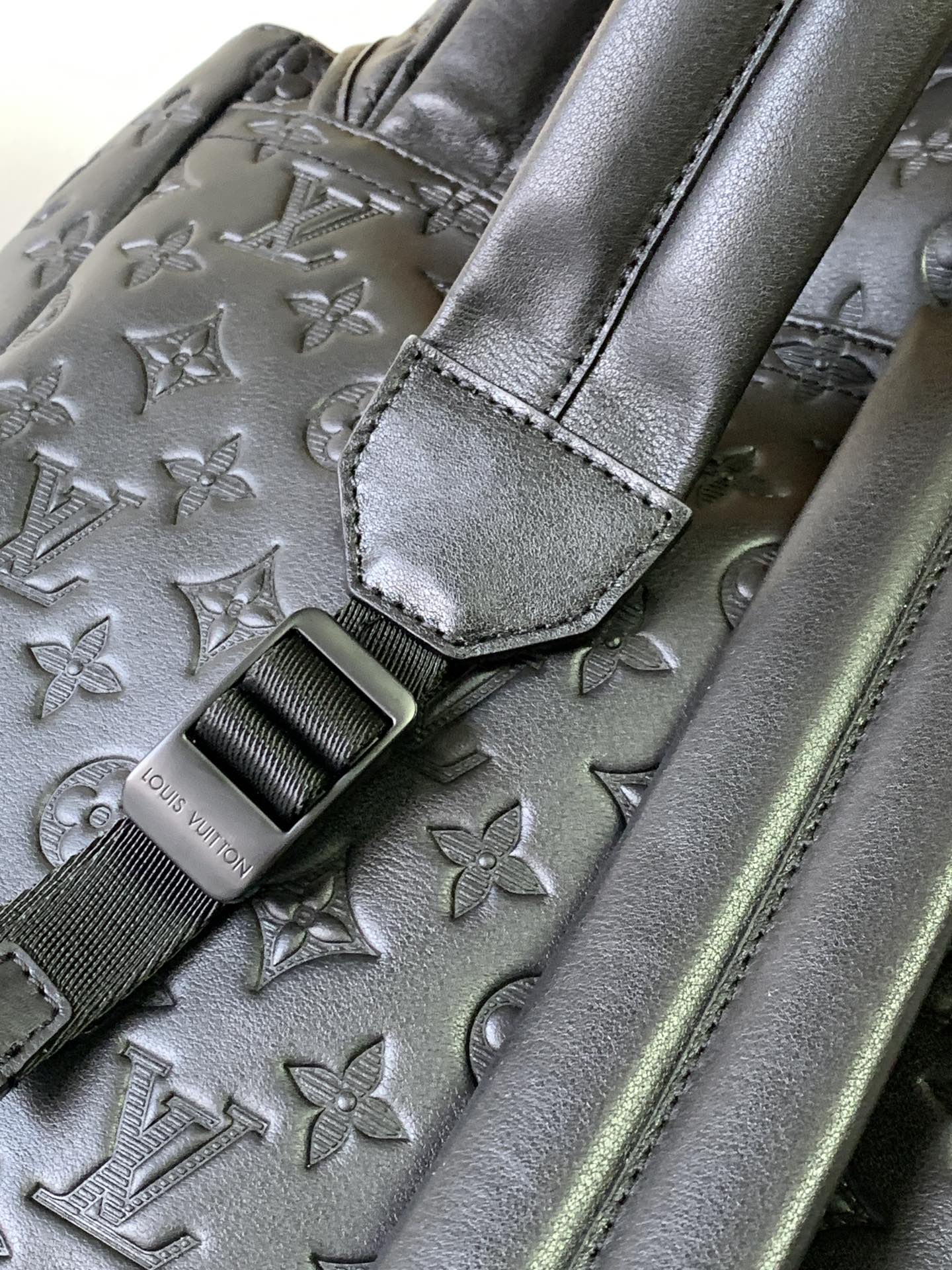 DISCOVERY BACKPACK 54 IN BLACK EMBOSSED MONOGRAM CALFSKIN