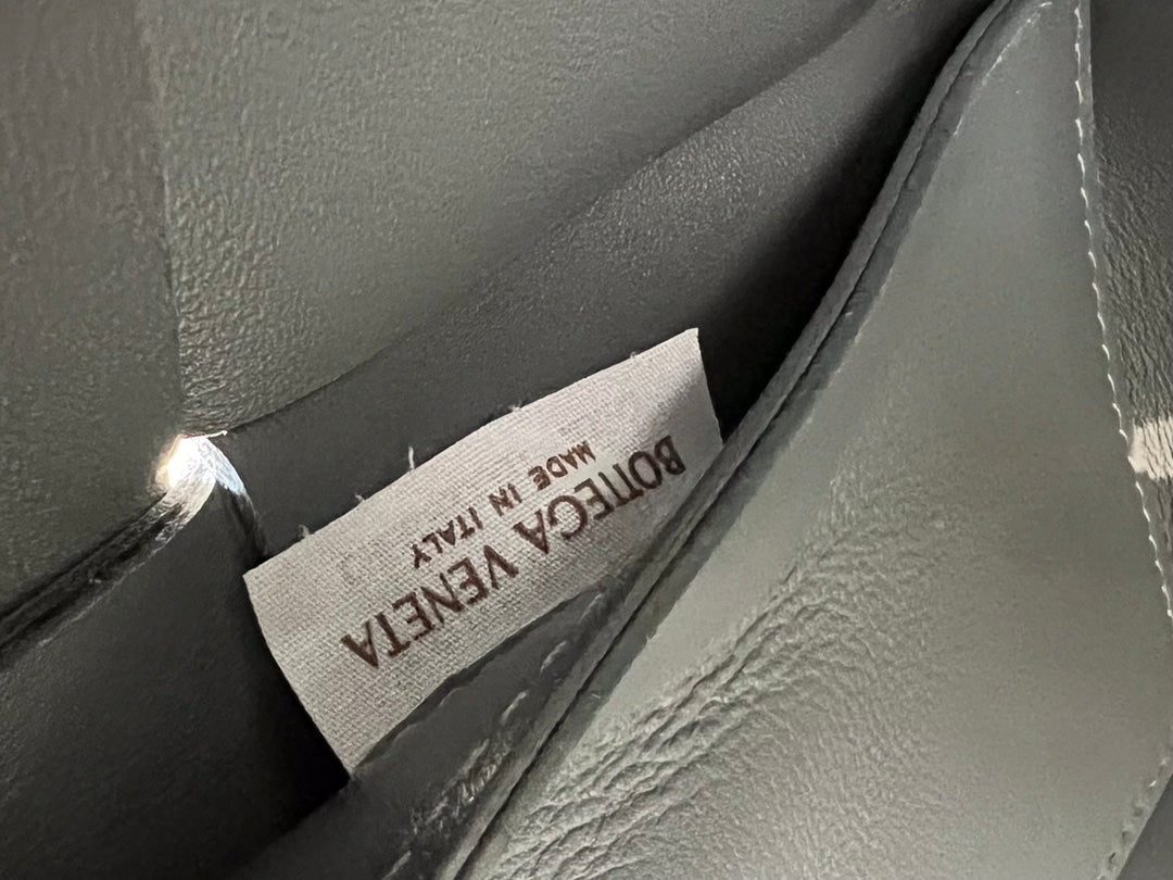 SMALL ARCO TOTE 30 IN TROUT GRAY LAMBSKIN