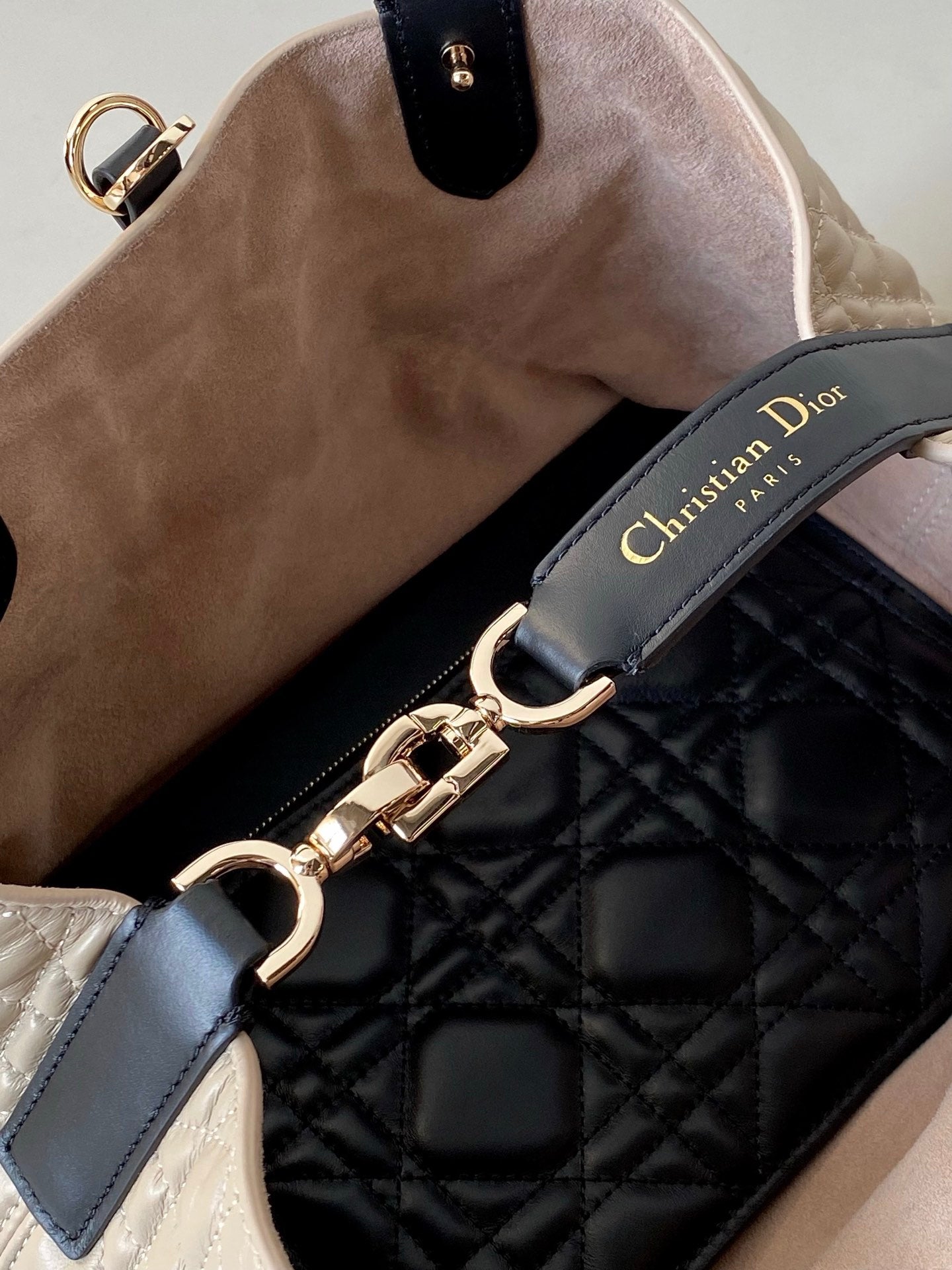 MINI TOUJOURS BAG 23 IN BEIGE CANNAGE CALFSKIN BLACK STRAP