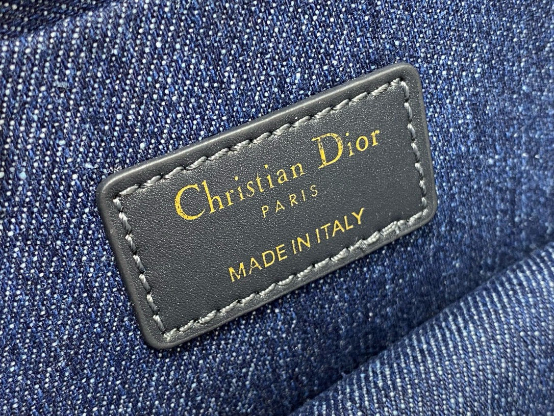 MONTAIGNE 21 BLUE JEAN EMBROIDERY