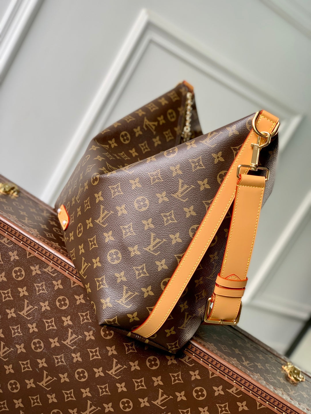 VAGABOND HOBO 38 IN BROWN MONOGRAM CANVAS