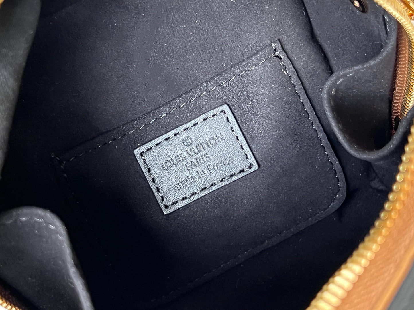 LV 25S JUST IN CASE 14 IN BROWN MONOGRAM CANVAS LEATHER TRIM BLACK