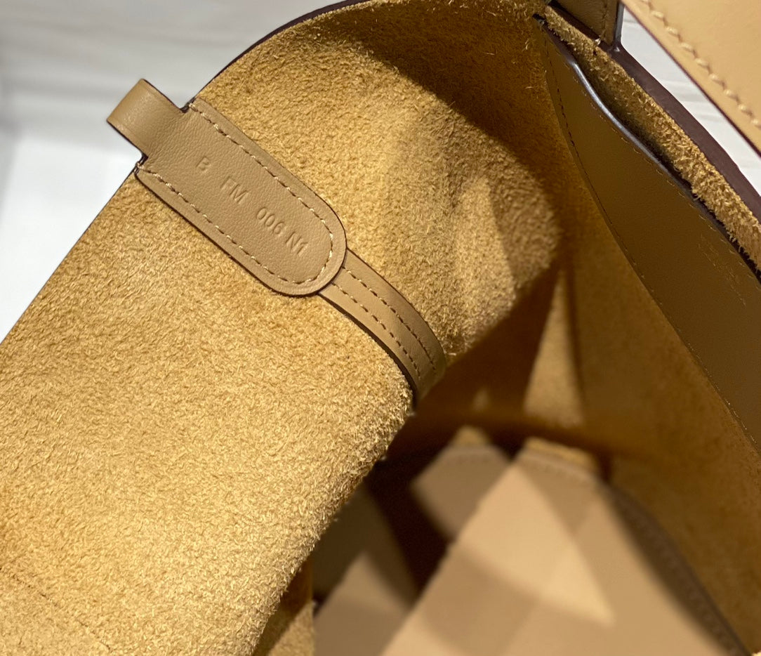 HERMES 25S IN THE LOOP 18 IN LIGHT CARAMEL CALFSKIN SILVER HARDWARE