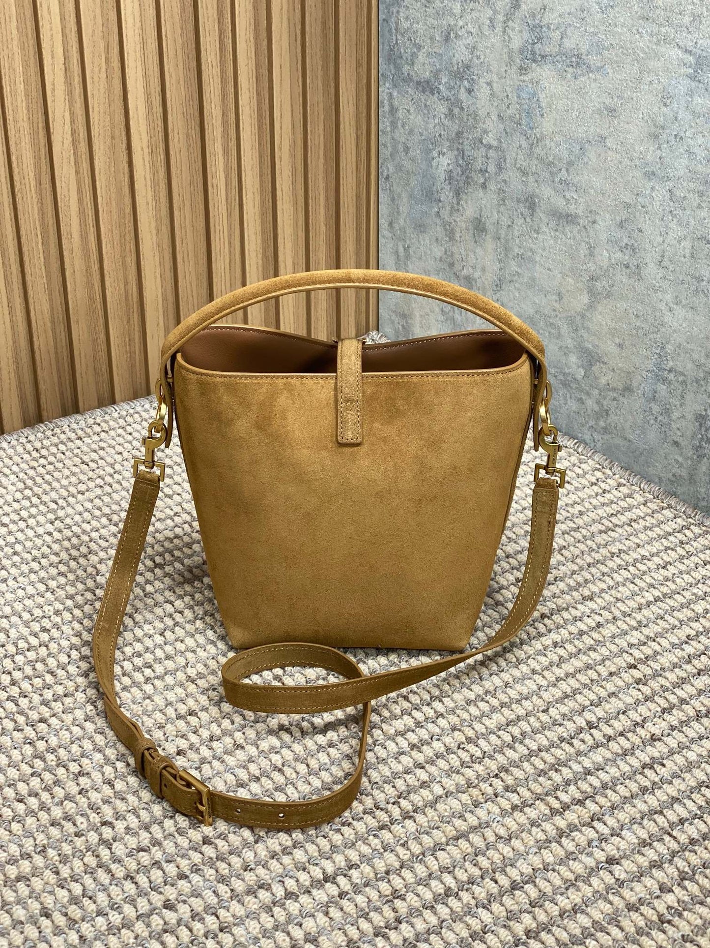 LE 37 SMALL BUCKET BAG 20 IN BROWN SUEDE GOLD HARDWARE