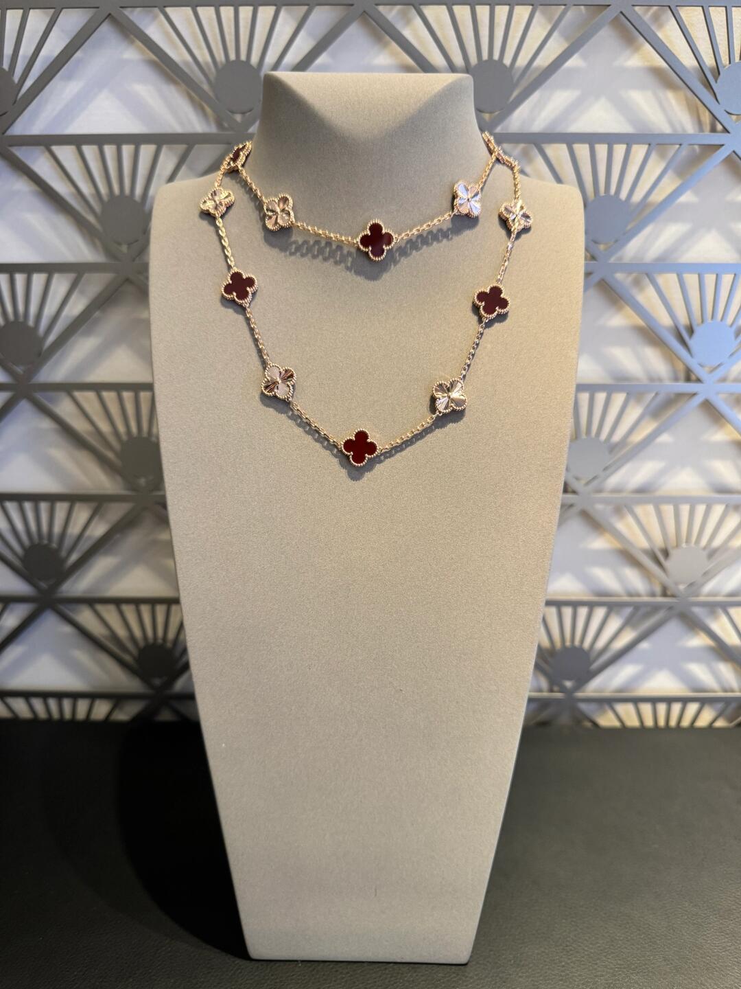 [AURORA]CLOVER 20 MOTIFS LASER CARNELIAN NECKLACE