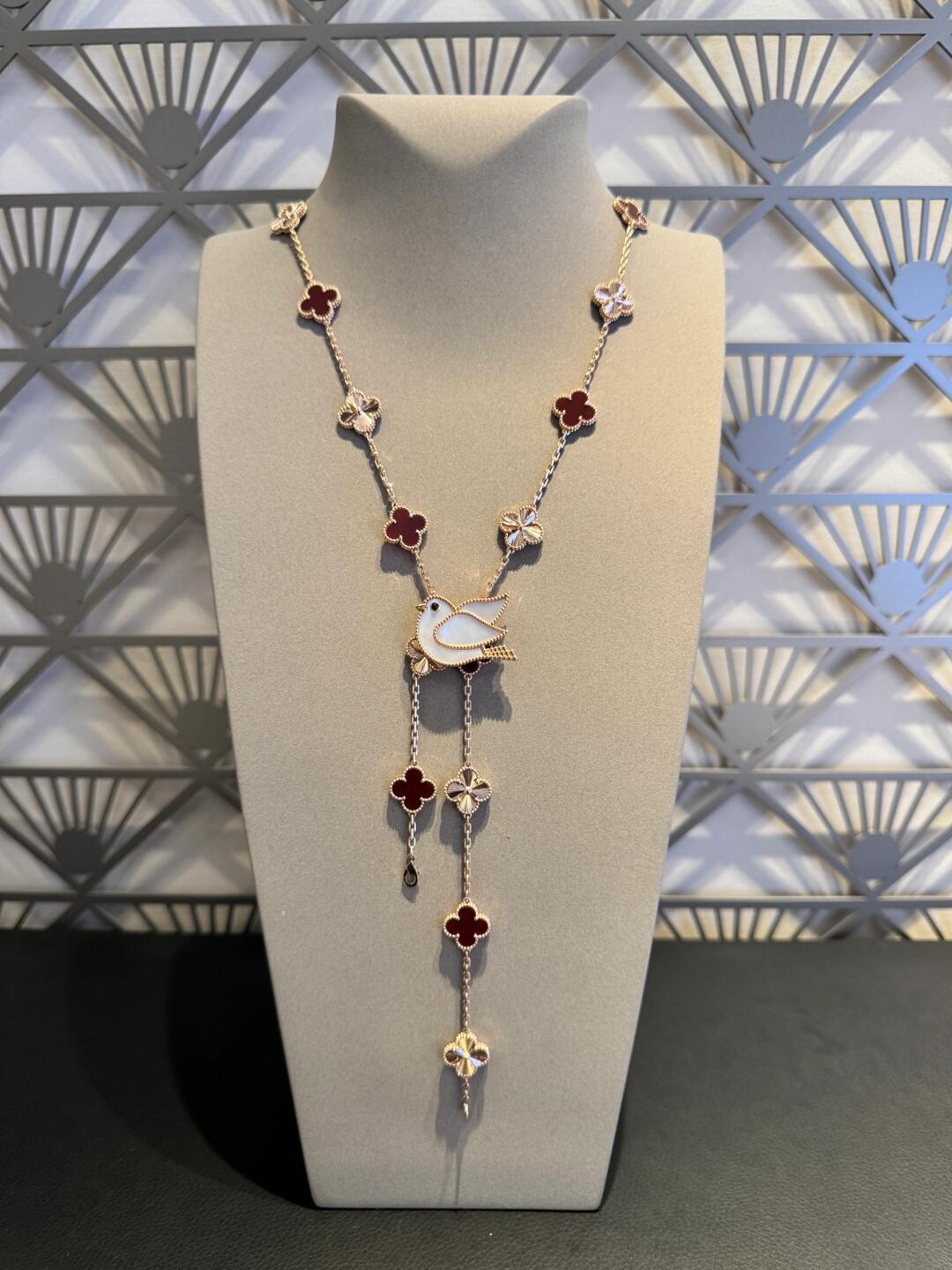 [AURORA]CLOVER 20 MOTIFS LASER CARNELIAN NECKLACE