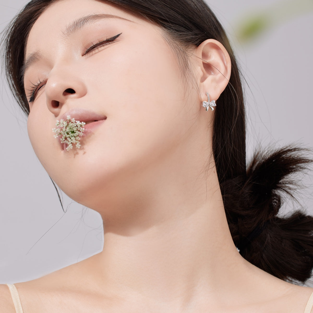 [AURORA]Exquisite Earrings With Heart-Shaped Bow Design