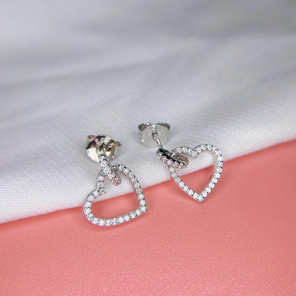 [AURORA]Dainty Heart Shape Earrings