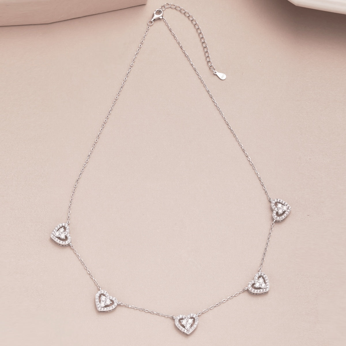 [AURORA]Sparkling Five Heart Necklace
