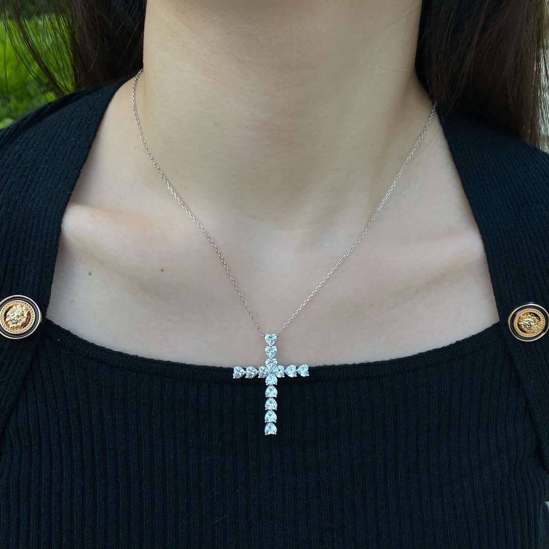 [AURORA]Radiant Cross Shape Necklace