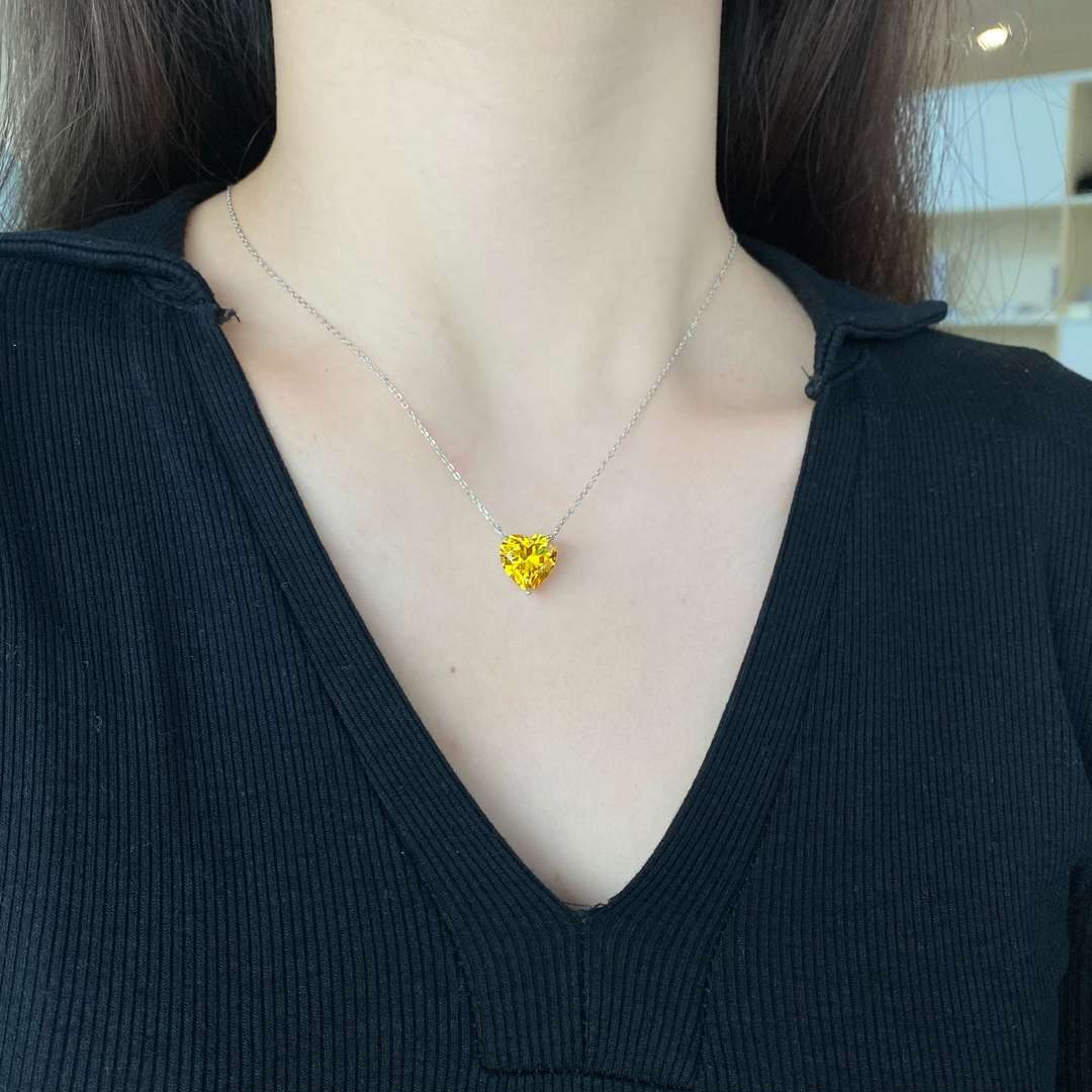 [AURORA]6.0 carat Radiant Heart Shape Necklace