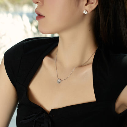 [AURORA]Exquisite Necklace With Four-Leaf Clover Flower Design