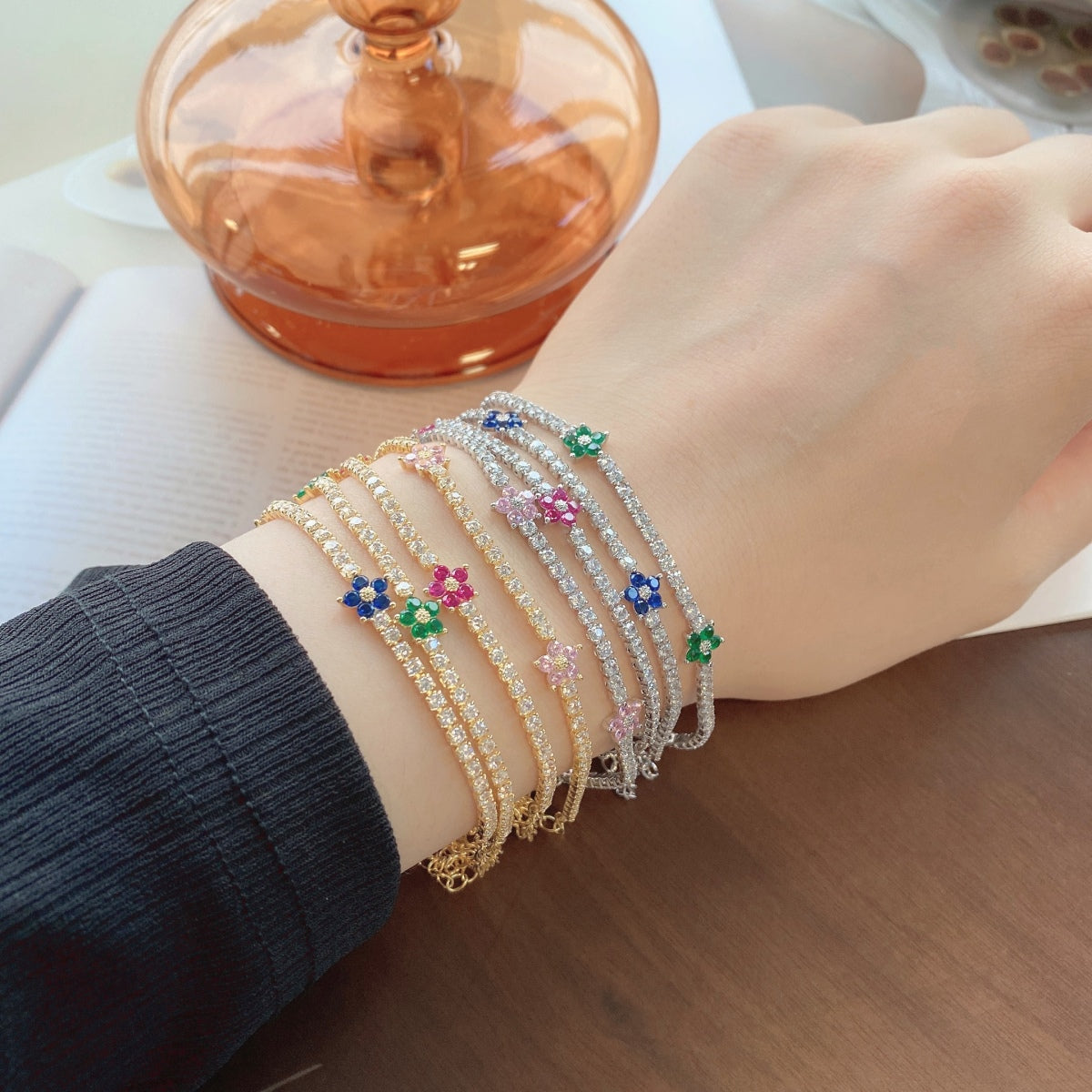 [AURORA]Sparkling Flower Shape Tennis Bracelet