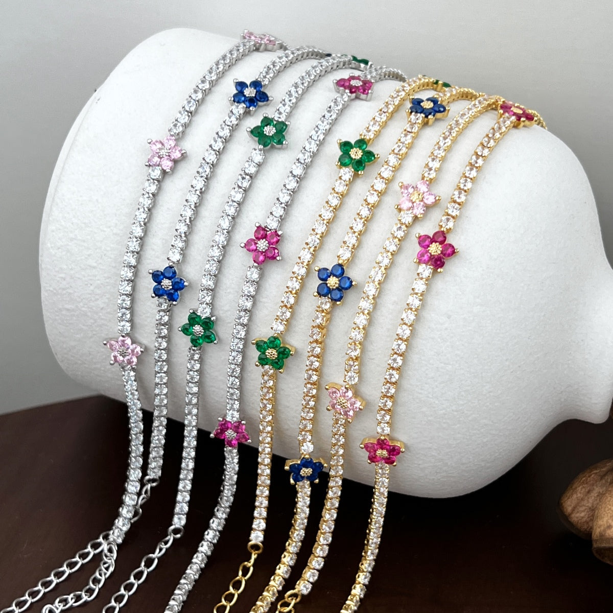 [AURORA]Sparkling Flower Shape Tennis Bracelet