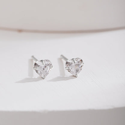 [AURORA]Sparkling Heart Shaped Simple Earrings