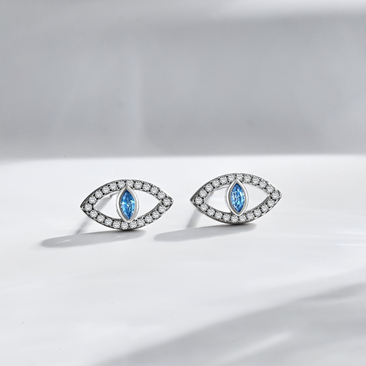 [AURORA]Blue Devil Eyes Hollow Stud Earrings