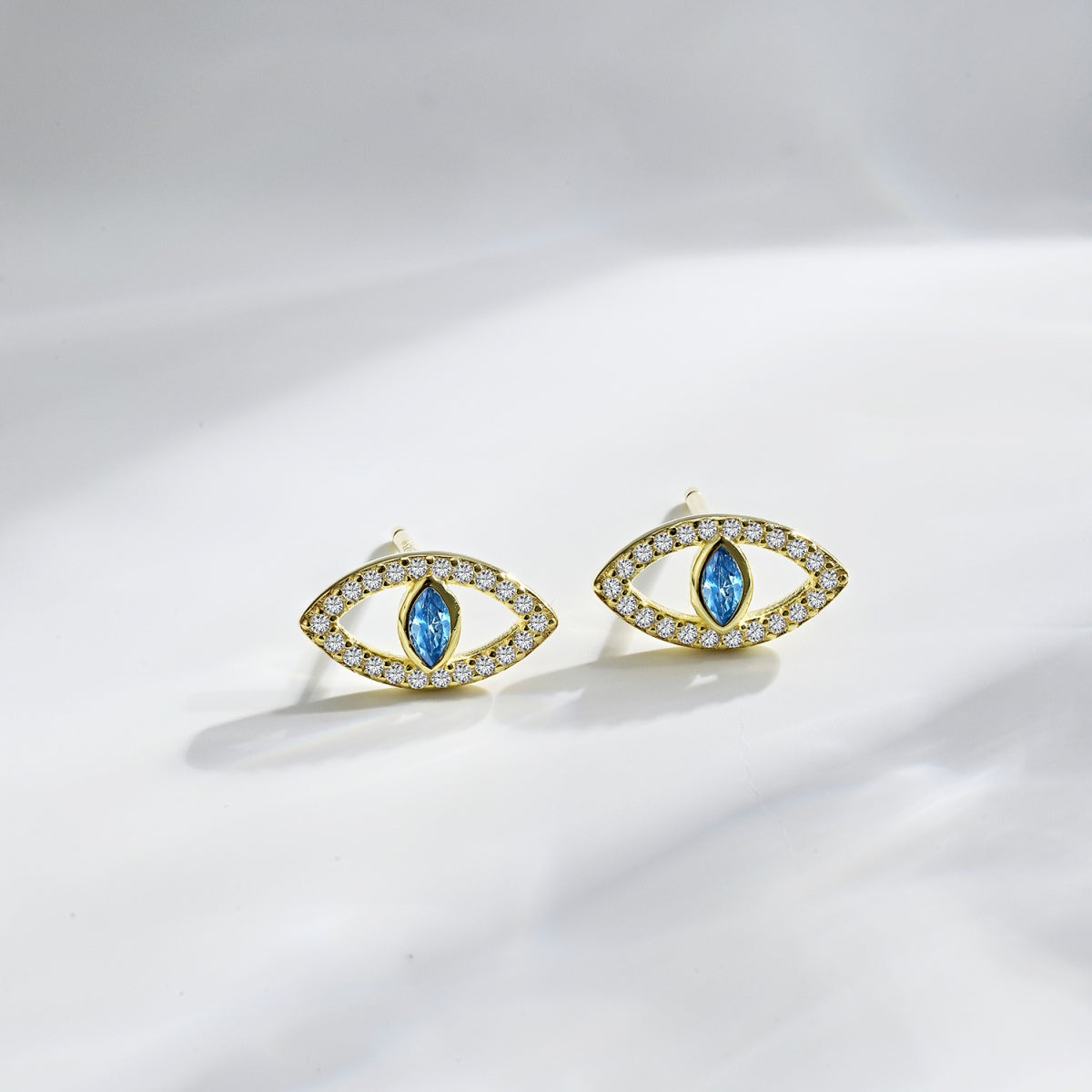 [AURORA]Blue Devil Eyes Hollow Stud Earrings