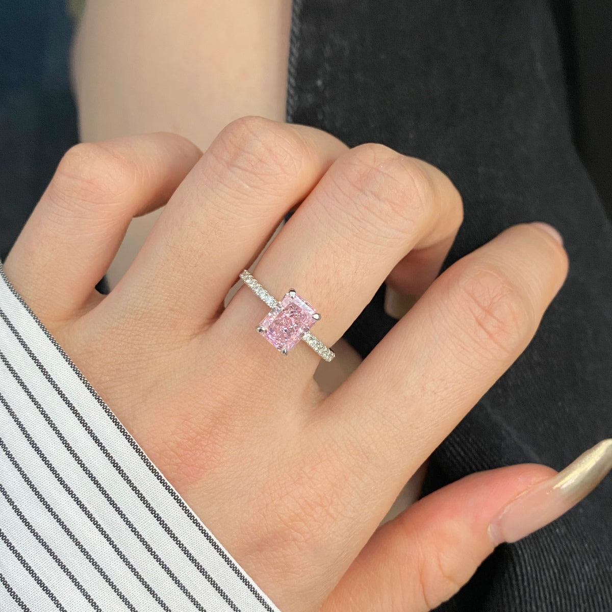 [AURORA]2.0 Carat Dazzling Sparkling Radiant Cut Party Ring