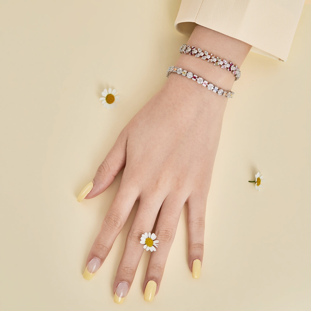 [AURORA]Dainty Exquisite Flower Shape Daily Bracelet
