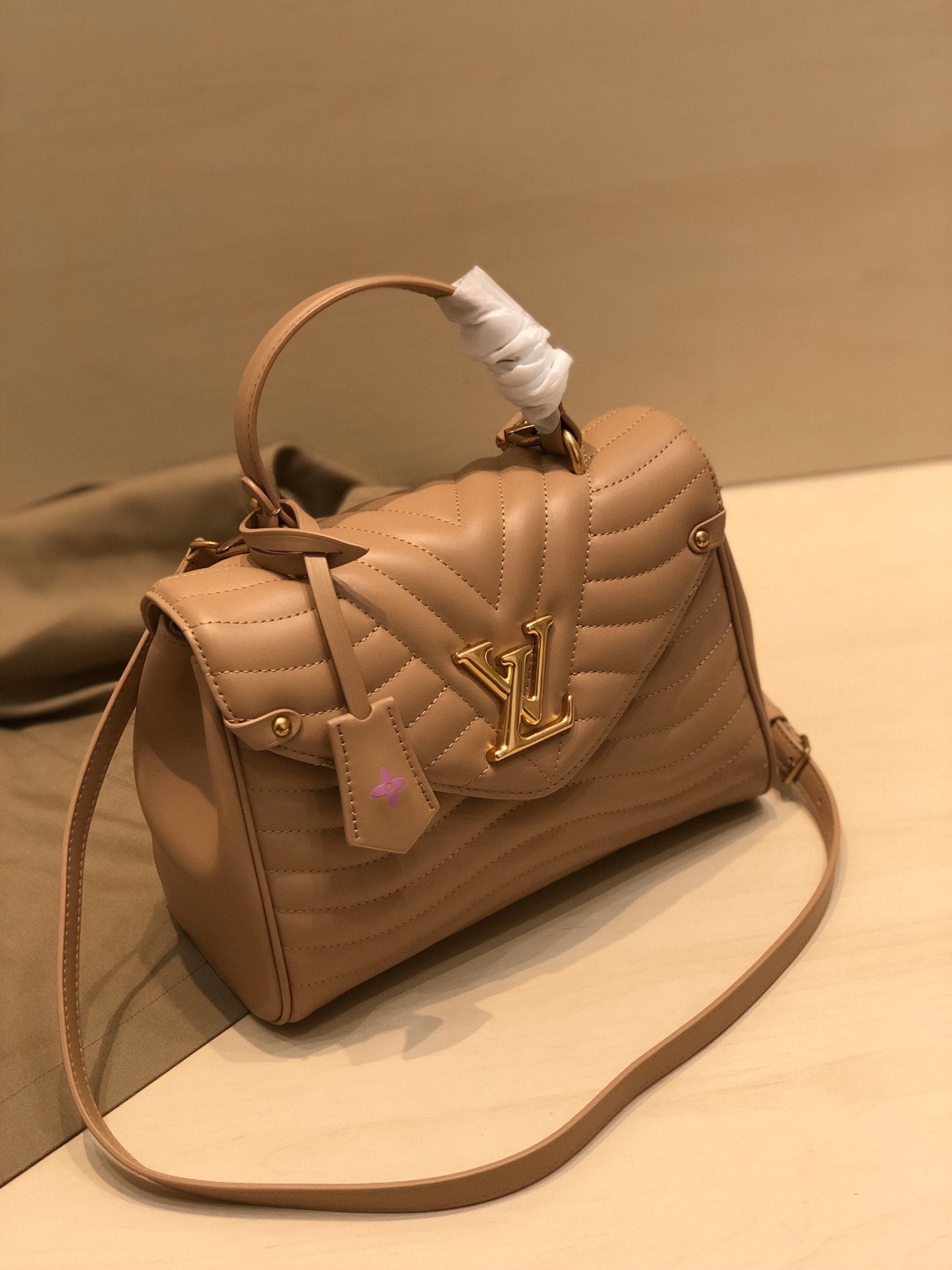 LV NEW WAVE TOP HANDLE 26CM BEIGE CALFSKIN