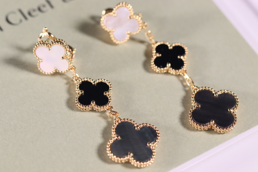 [AURORA]CLOVER EARRINGS GOLD ONYX MOP 3 MOTIF