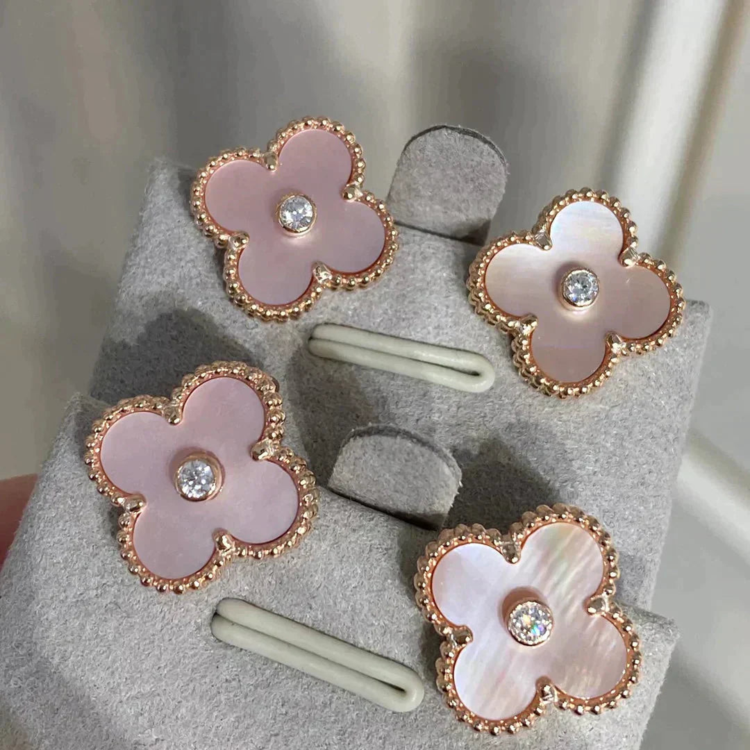 [AURORA]CLOVER MEDIUM 1 MOTIFS  PINK MOP DIAMOND EARRINGS