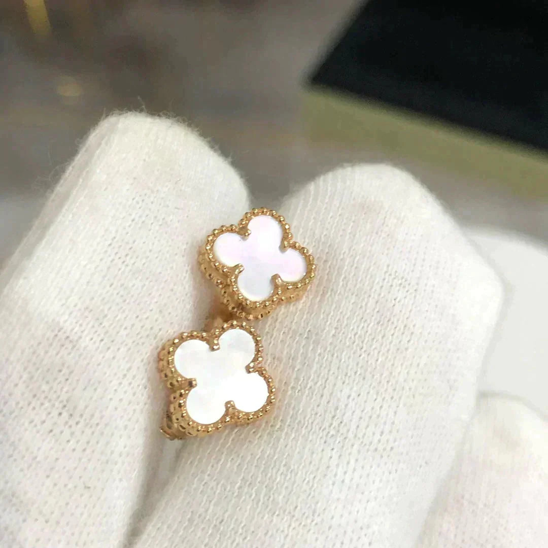 [AURORA]CLOVER MINI 9.5MM WHITE MOP EARRINGS