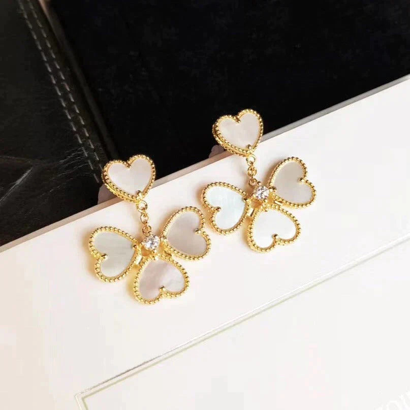 [AURORA]CLOVER SWEET WHITE MOP EARRINGS