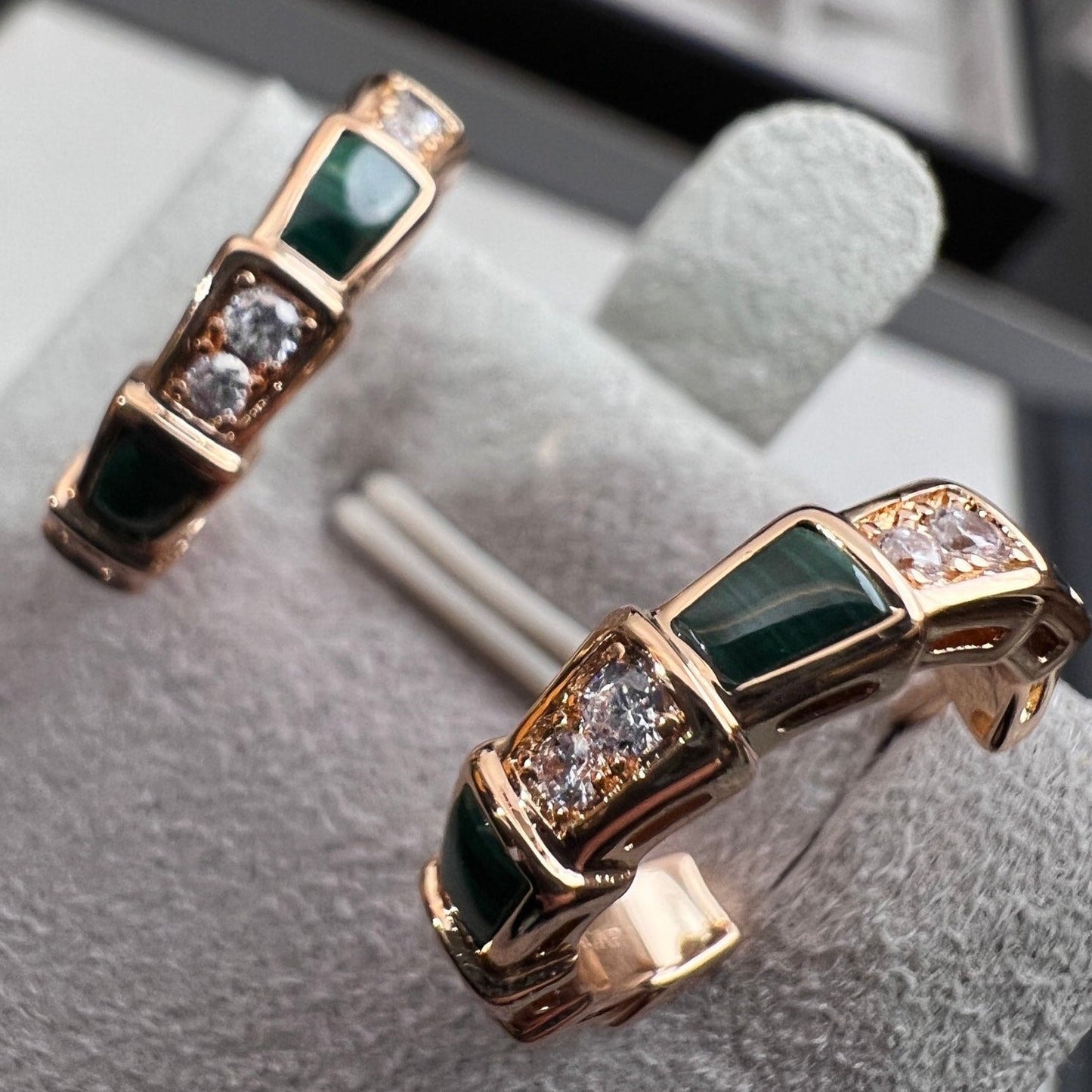 [AURORA]SERPENTI MALACHITE PINK GOLD EARRINGS