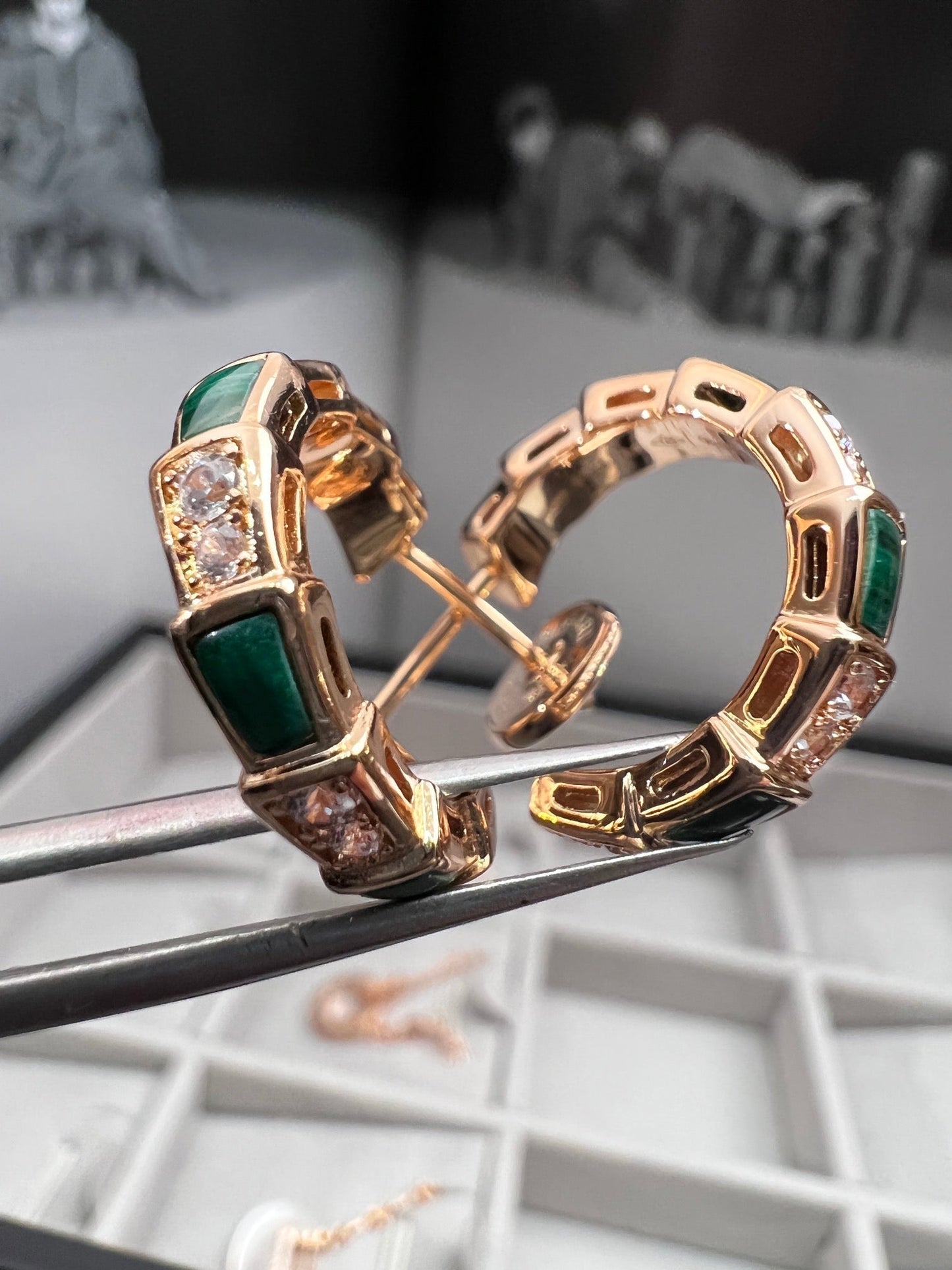 [AURORA]SERPENTI MALACHITE PINK GOLD EARRINGS