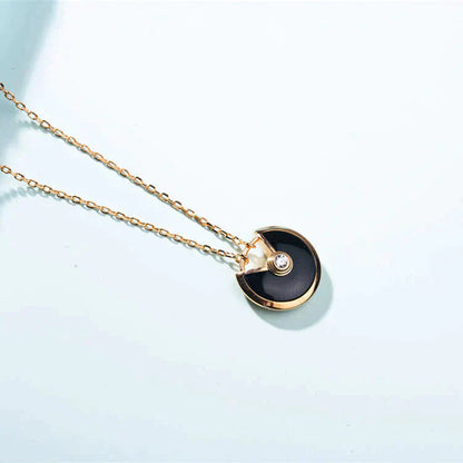 [AURORA]AMULETTE GOLD CARNELIAN ONYX NECKLACE
