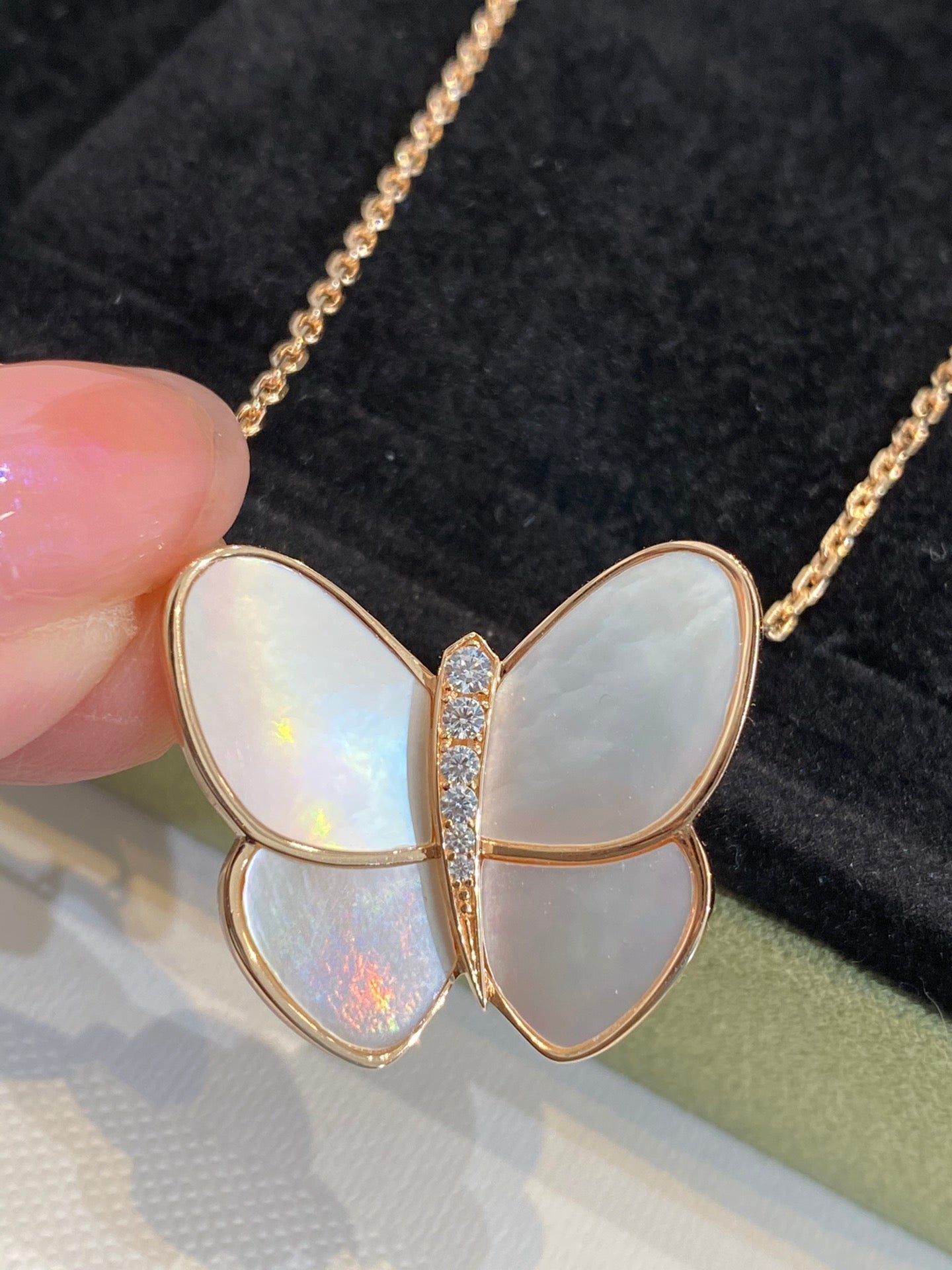 [AURORA]BUTTERFLY GOLD MOP DIAMOND NECKLACE