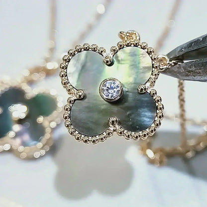 [AURORA]CLOVER 15MM DIAMOND AND MOTHER-OF-GREY NECKLACE