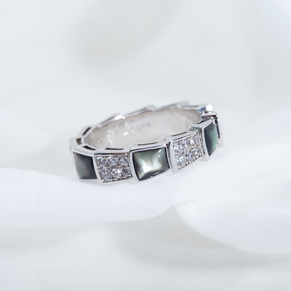 [AURORA]SERPENTI RING SILVER DIAMOND BLACK MOP 4MM