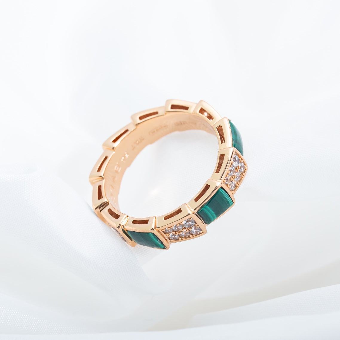 [AURORA]SERPENTI RING PINK GOLD MALACHITE DIAMOND PAVED 4MM