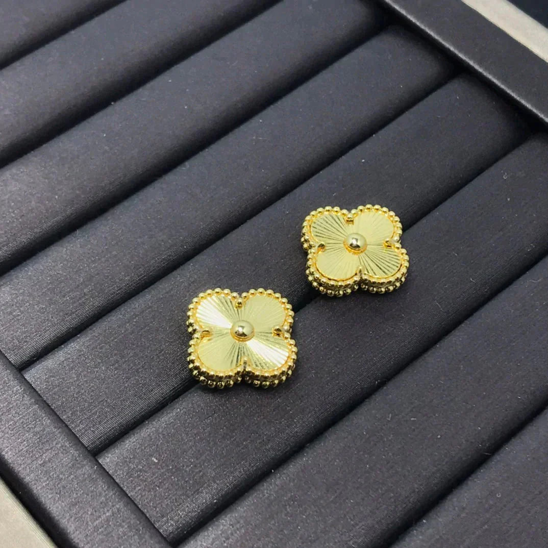 [AURORA]CLOVER MINI 9.5MM LASER EARRINGS