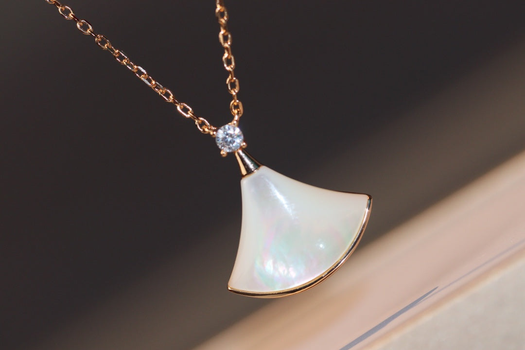[AURORA]DREAM NECKLACE WHITE MOP PINK GOLD 1 DIAMOND