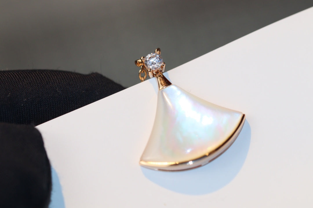 [AURORA]DREAM NECKLACE WHITE MOP PINK GOLD 1 DIAMOND