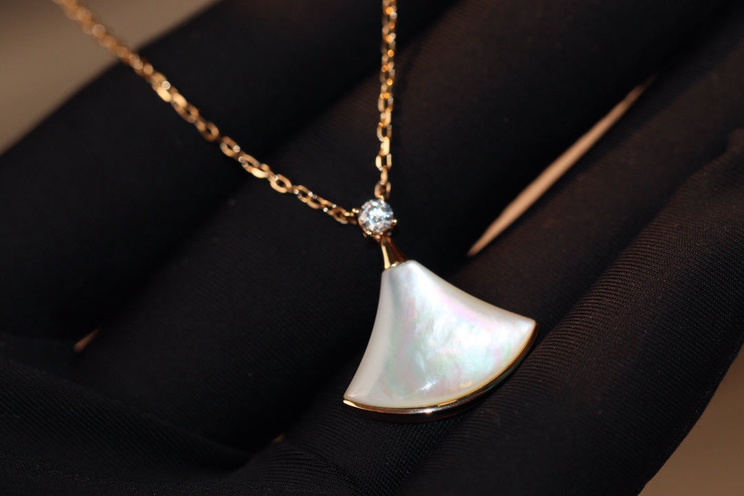 [AURORA]DREAM NECKLACE WHITE MOP PINK GOLD 1 DIAMOND