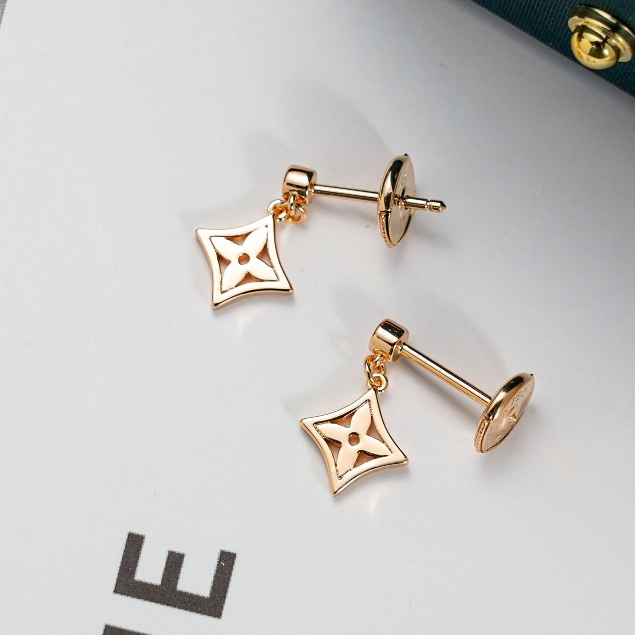 [AURORA]STAR EARRINGS GOLD