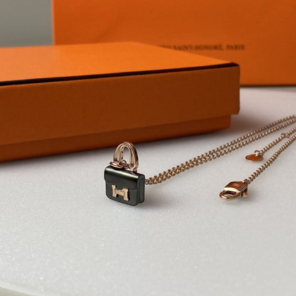 [AURORA]CONSTANCE BLACK PEDANT PINK GOLD NECKLACE