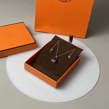 [AURORA]CONSTANCE BLACK PEDANT PINK GOLD NECKLACE