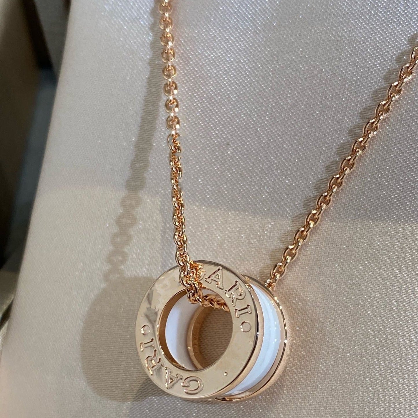 [AURORA]ZERO 1 WHITE CERAMIC PINK GOLD NECKLACE