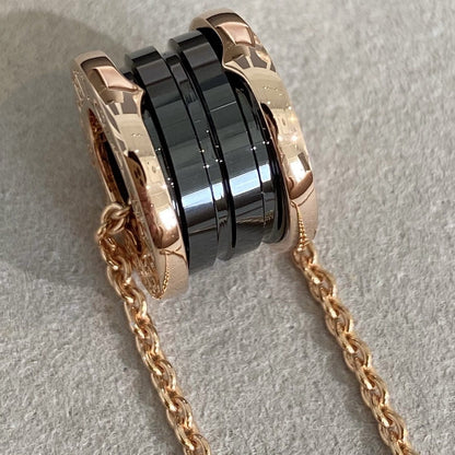 [AURORA]ZERO 1 BLACK CERAMIC PINK GOLD NECKLACE