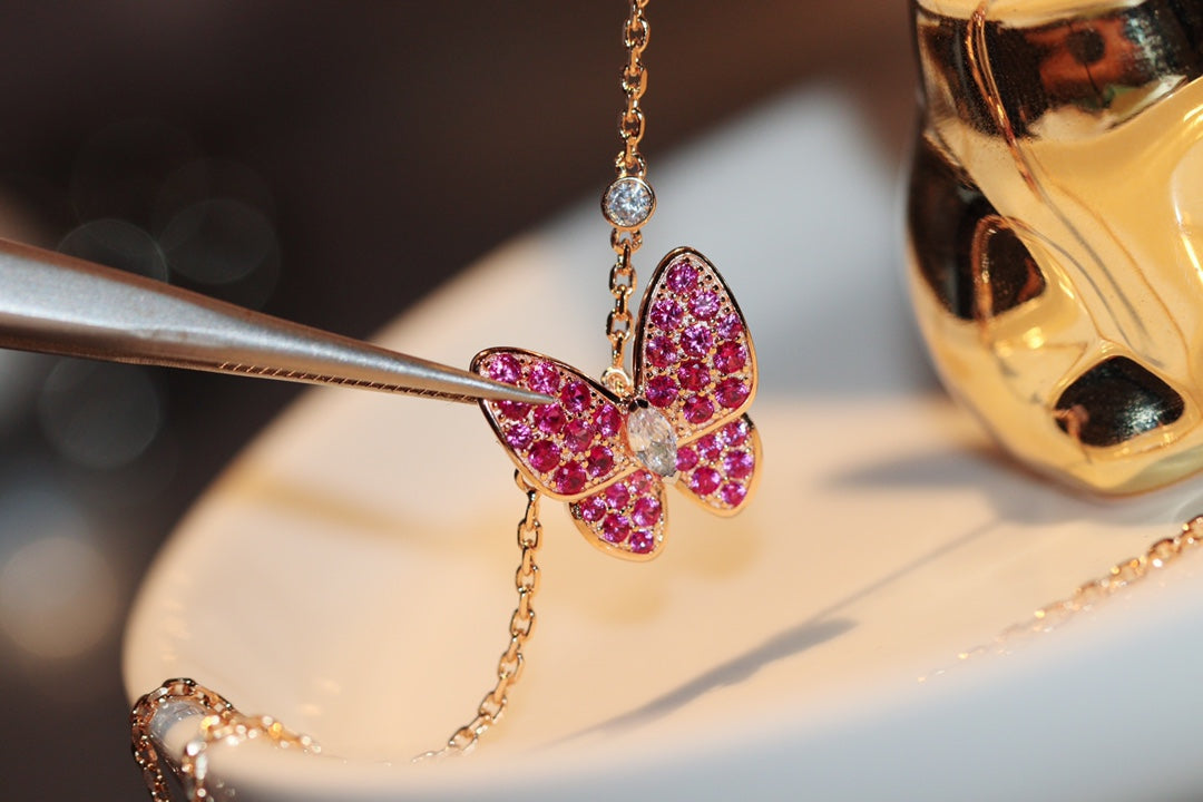 [AURORA]BUTTERFLY RED DIAMOND ROSE GOLD NECKLACE