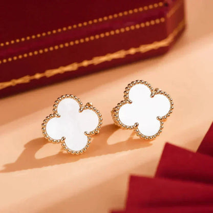 [AURORA]CLOVER MEDIUM 1 MOTIFS  WHITE MOP STUD EARRINGS