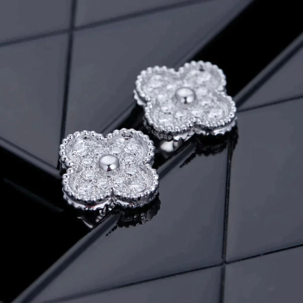 [AURORA]CLOVER 1 MOTIFS DIAMOND STUD EARRINGS SILVER