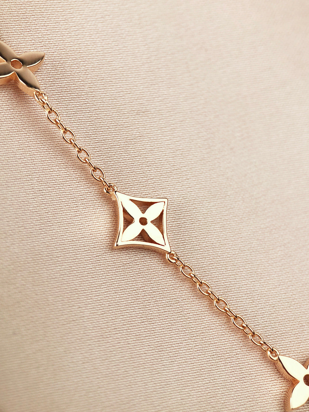 [AURORA]STAR AND SUN 7 MOTIFS GOLD BRACELET
