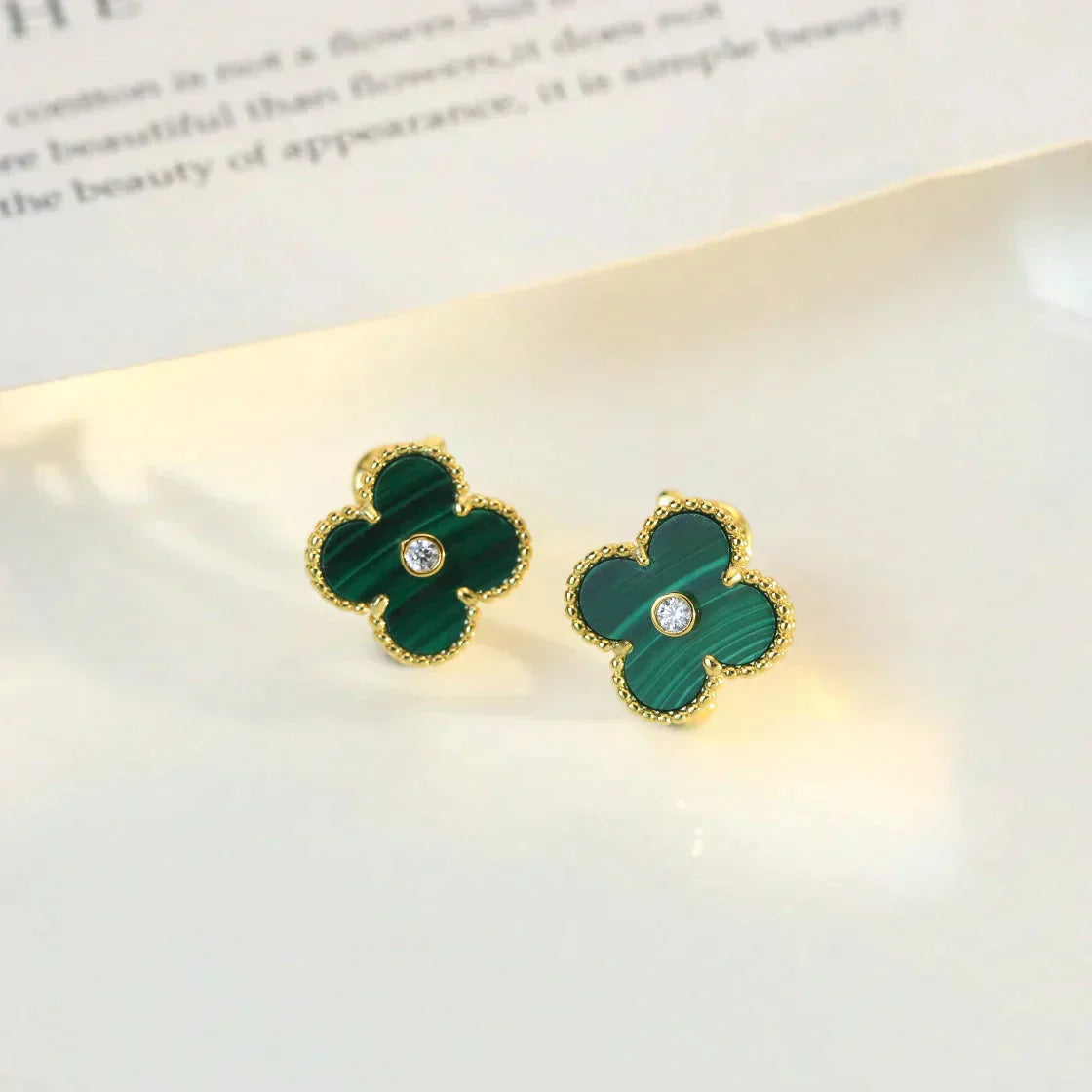 [AURORA]CLOVER MEDIUM 1 MOTIFS MALACHITE DIAMOND EARRINGS